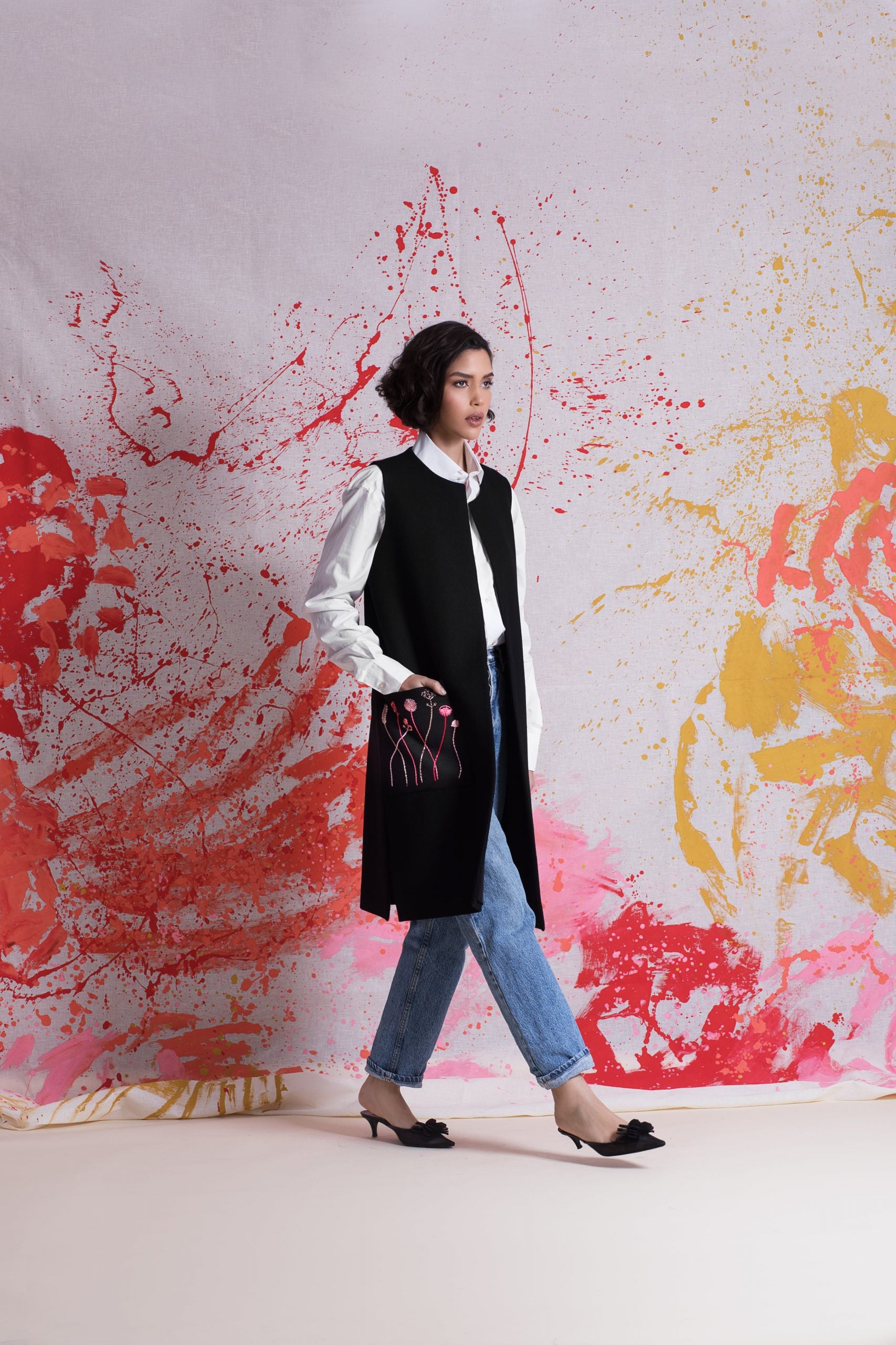 AMBER sleeveless vest