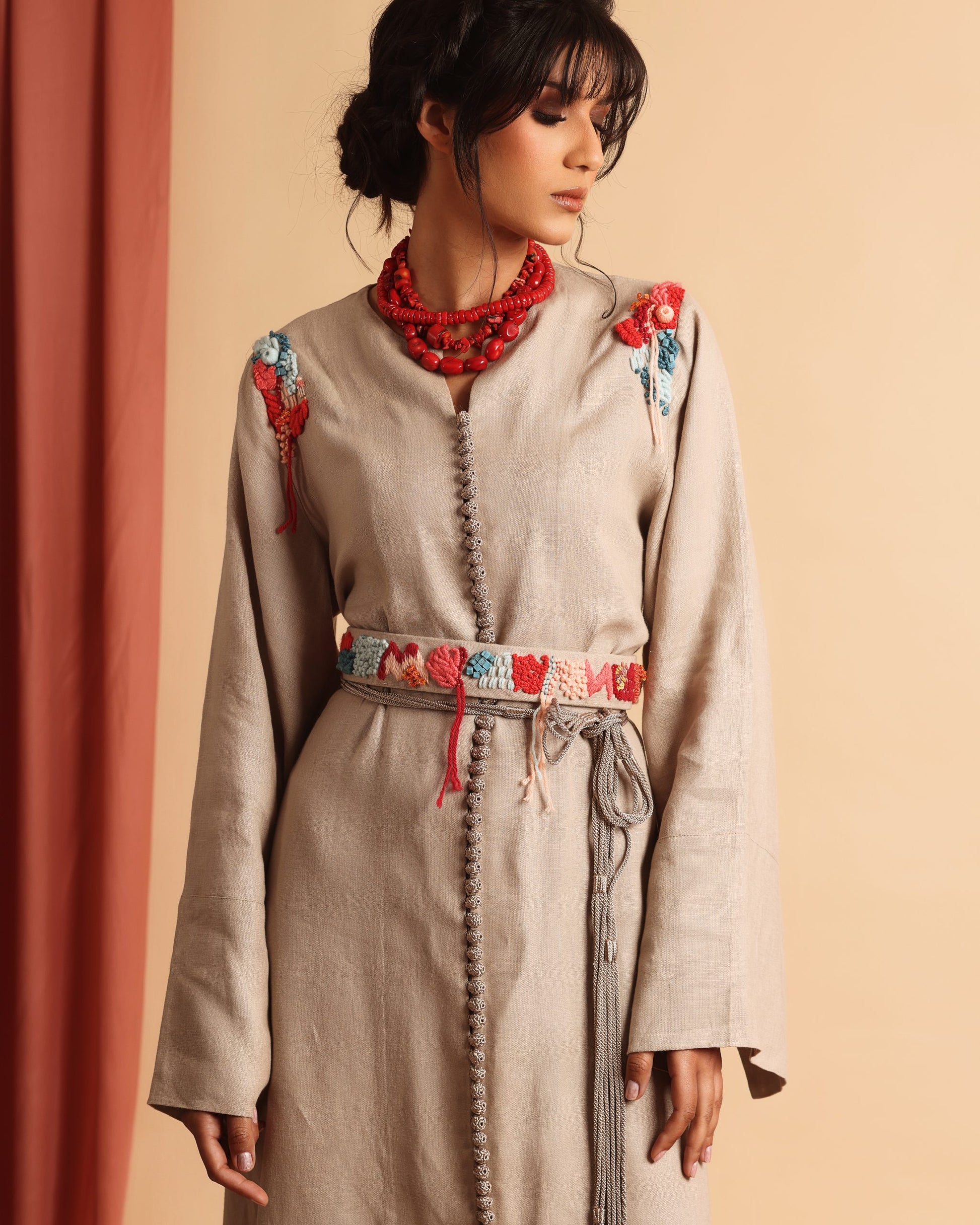 Lalla Aïcha in beige