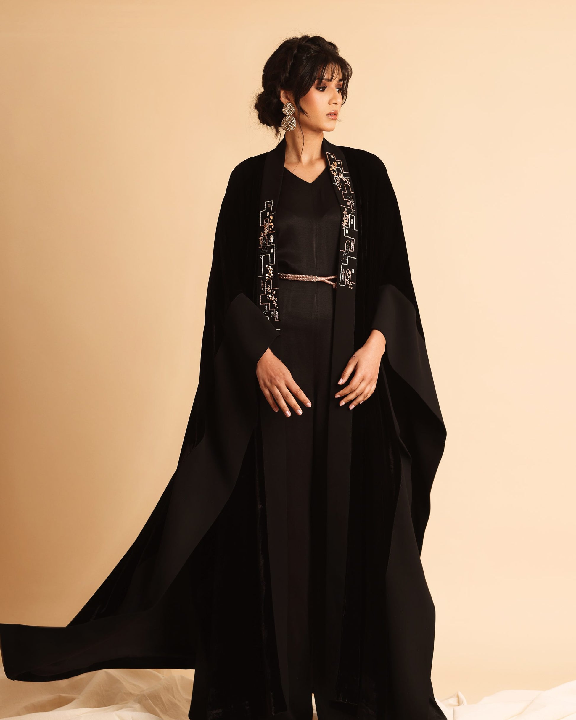 Lalla Yakout velvet cape