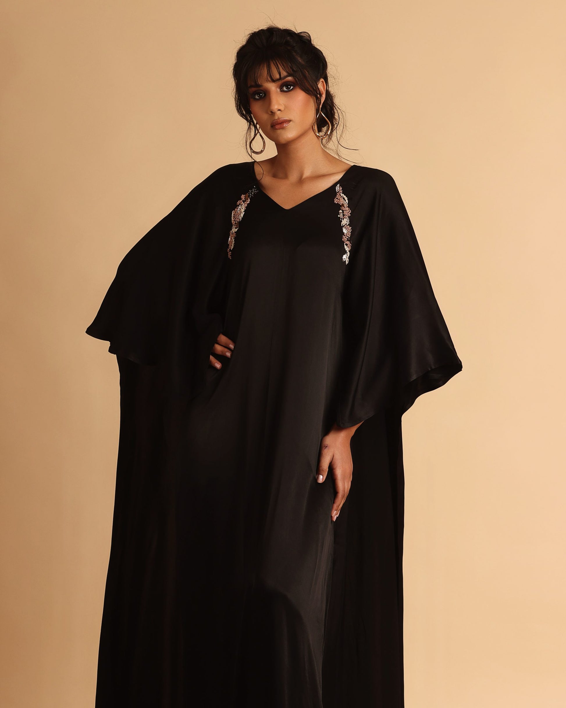 Mahira caftan in black