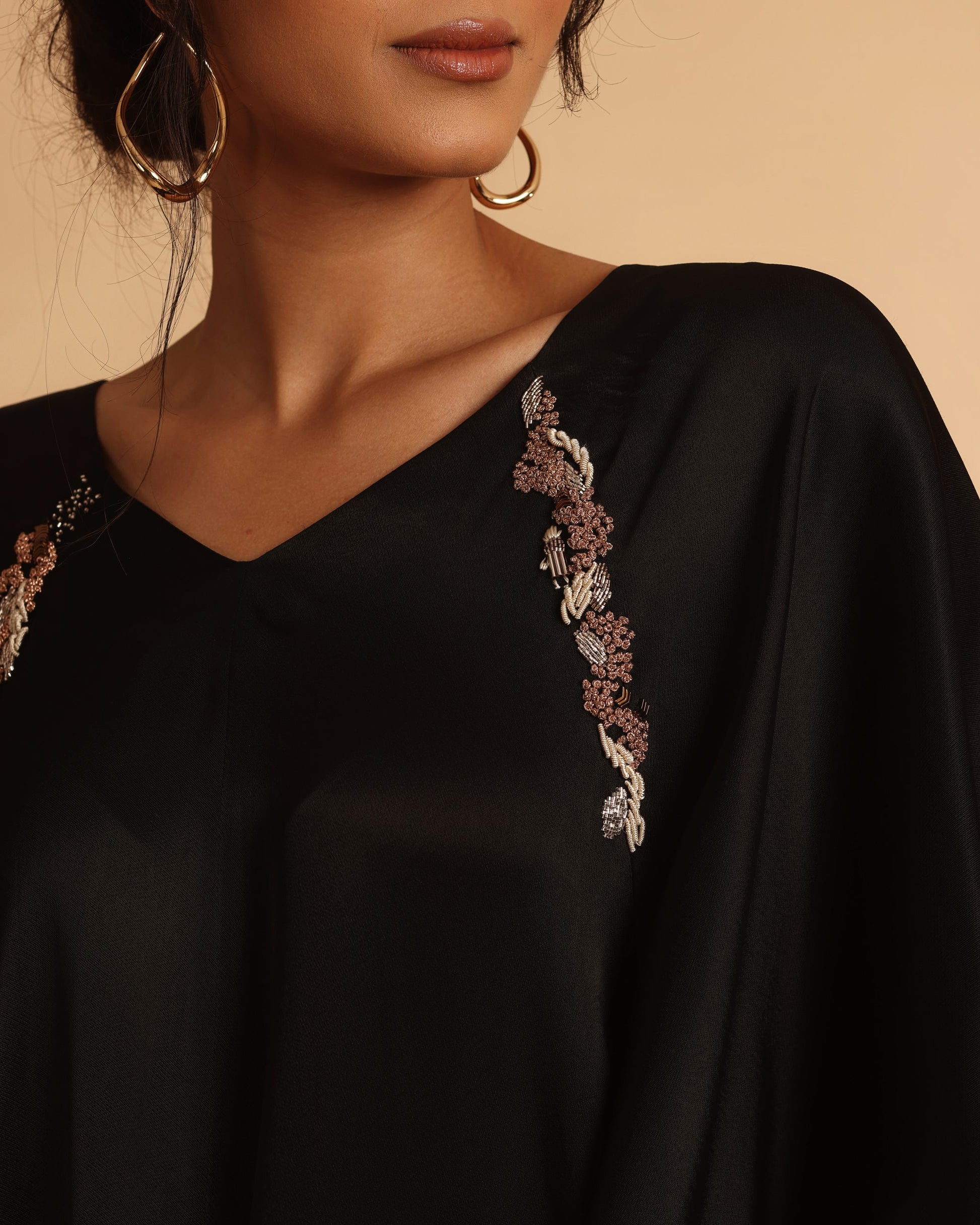 Mahira caftan in black