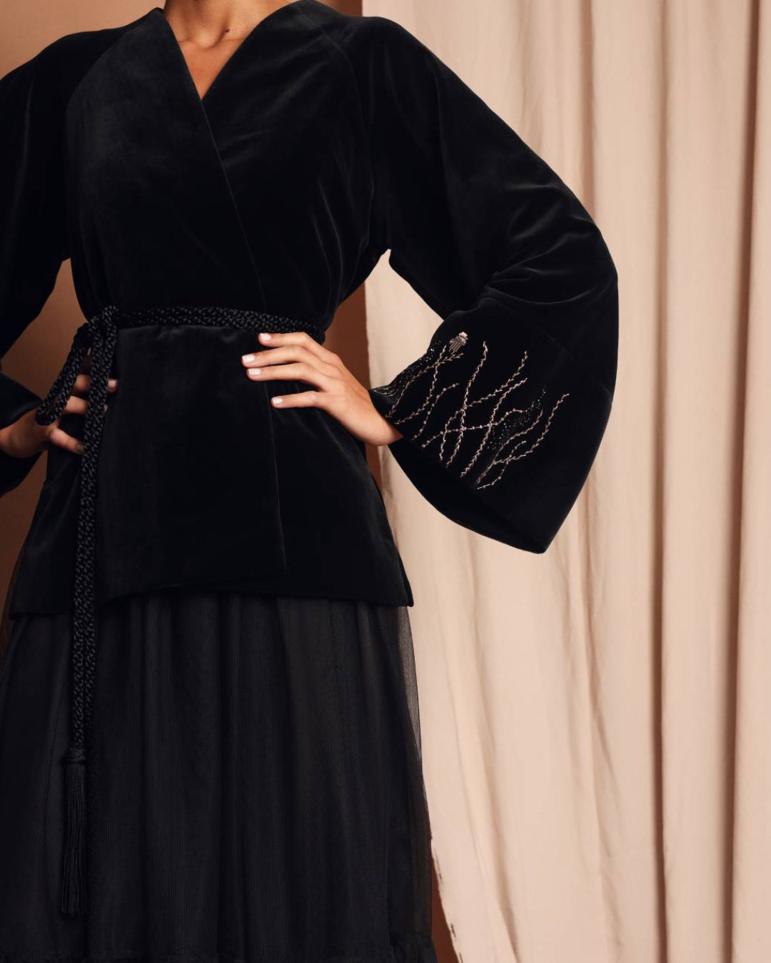 Nabata velvet kimono in black