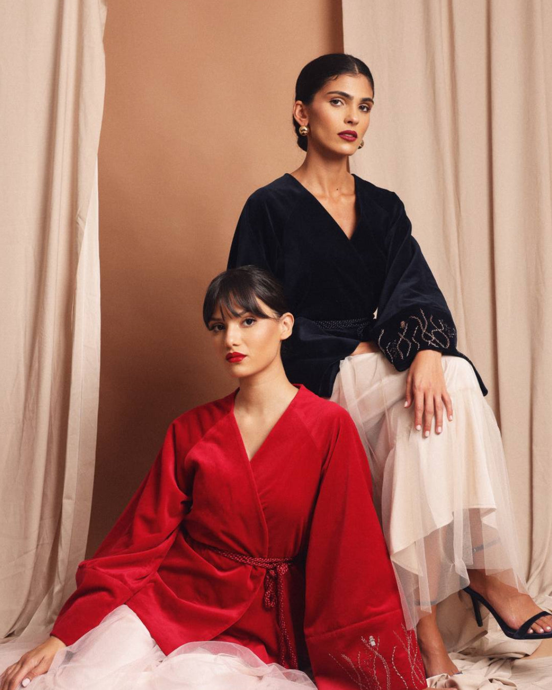 Nabata velvet kimono in dark blue