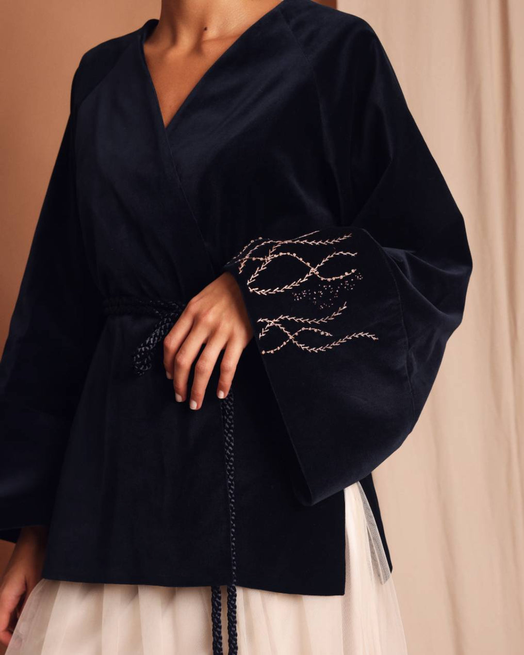 Nabata velvet kimono in dark blue