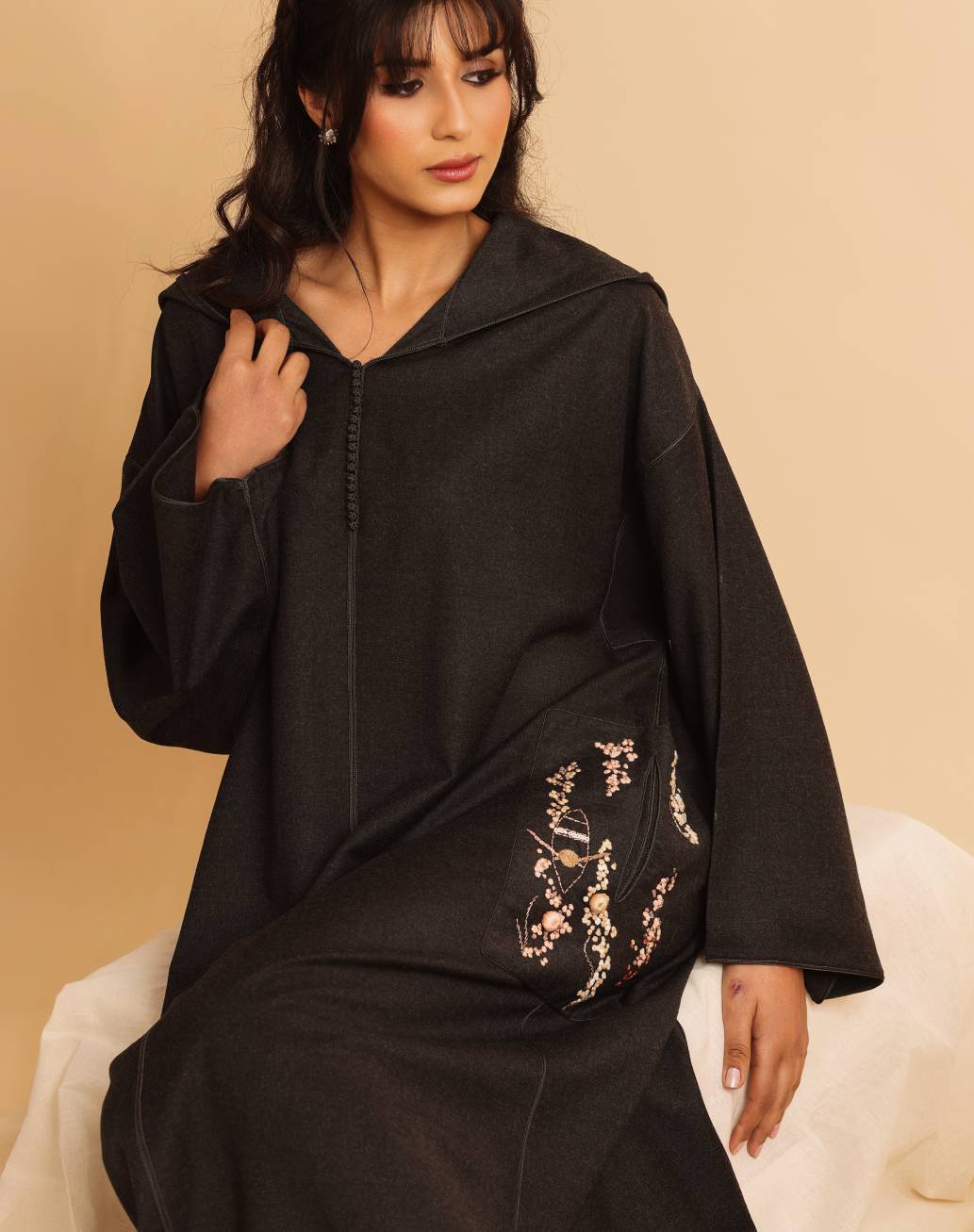 The Jebliya in dark grey