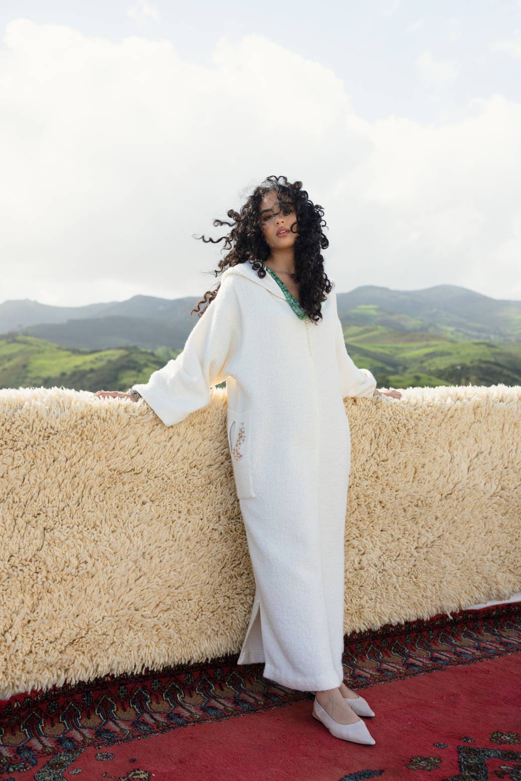 Atlas whisper jellaba white