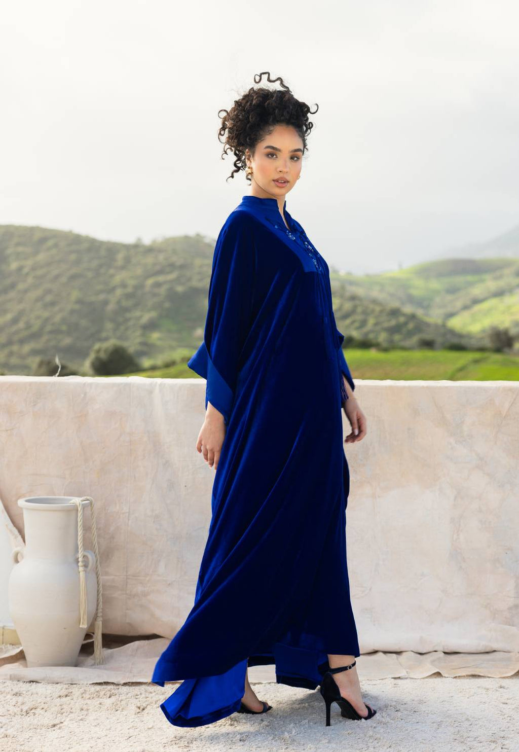 Layali caftan in royal blue