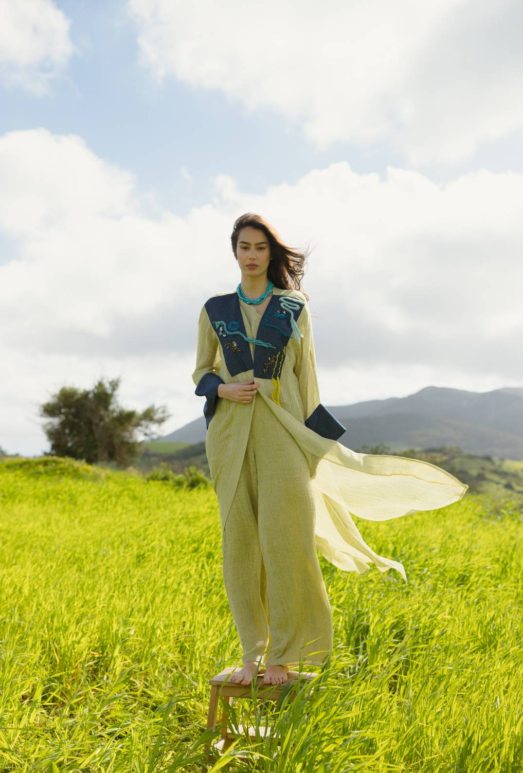 WARDIYA Three-Piece Linen Set